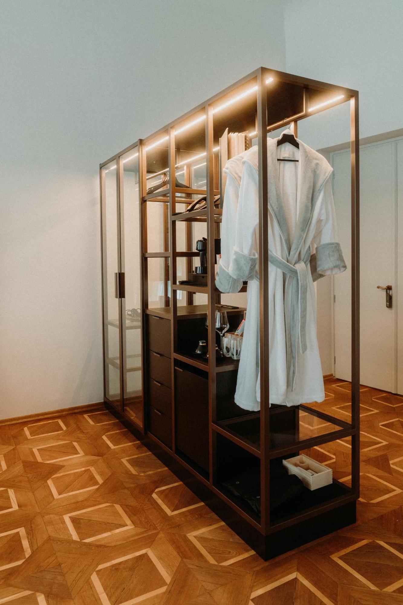 Meta Suites Historic City Living Bolzano Luaran gambar